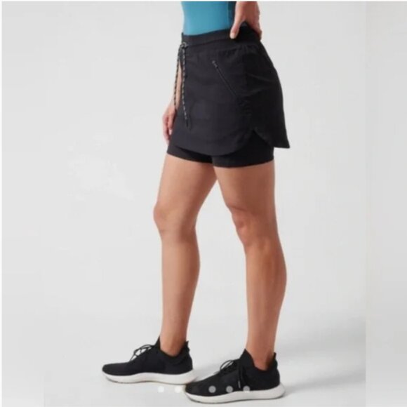 Athleta Trekkie Black Skort Jupe-Short 4 - Picture 1 of 11